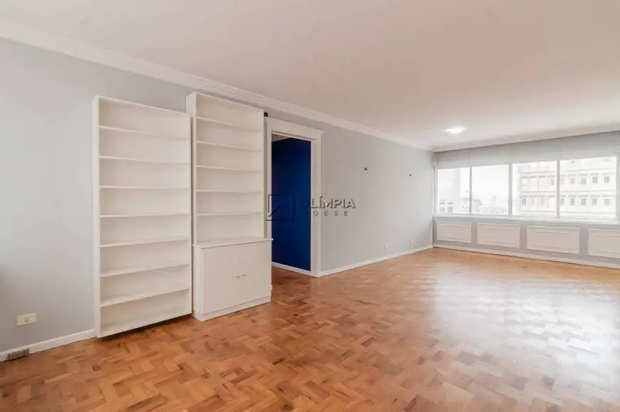 Foto 1 de Apartamento com 3 Quartos à venda, 185m² em Cerqueira César, São Paulo