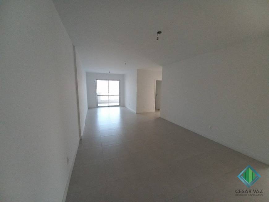 Foto 1 de Apartamento com 3 Quartos à venda, 112m² em Kobrasol, São José