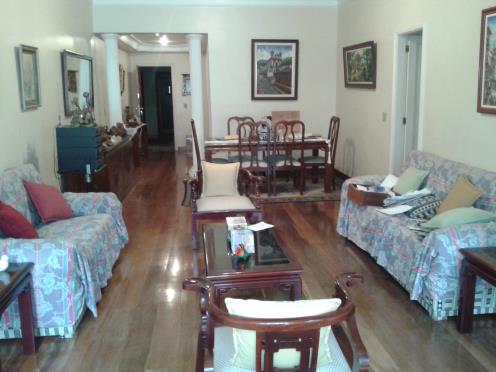 Foto 1 de Apartamento com 3 Quartos para alugar, 137m² em Laranjeiras, Rio de Janeiro