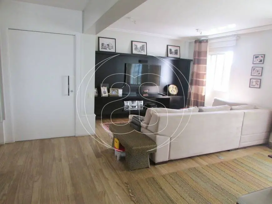 Foto 2 de Apartamento com 3 Quartos para alugar, 189m² em Moema, São Paulo