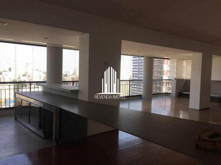 Foto 4 de Apartamento com 3 Quartos à venda, 215m² em Sumaré, São Paulo