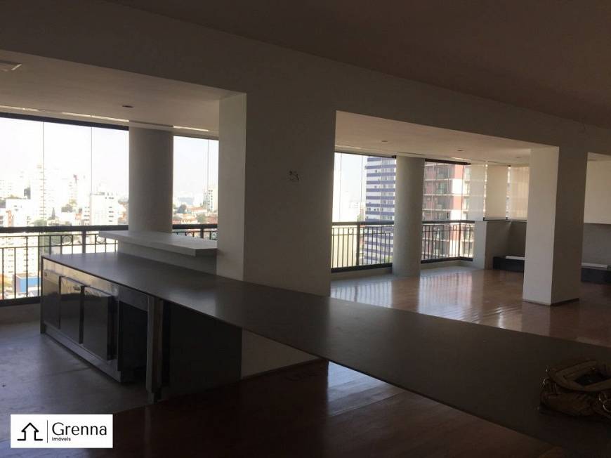 Foto 1 de Apartamento com 3 Quartos para venda ou aluguel, 215m² em Sumaré, São Paulo