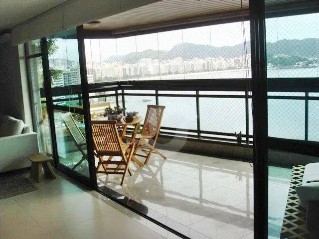 Foto 2 de Apartamento com 4 Quartos à venda, 300m² em Ingá, Niterói