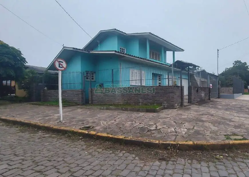Foto 1 de Casa com 1 Quarto para alugar, 40m² em Desvio Rizzo, Caxias do Sul