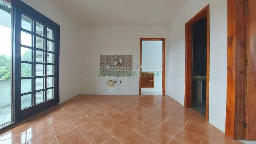 Foto 4 de Casa com 1 Quarto para alugar, 40m² em Desvio Rizzo, Caxias do Sul