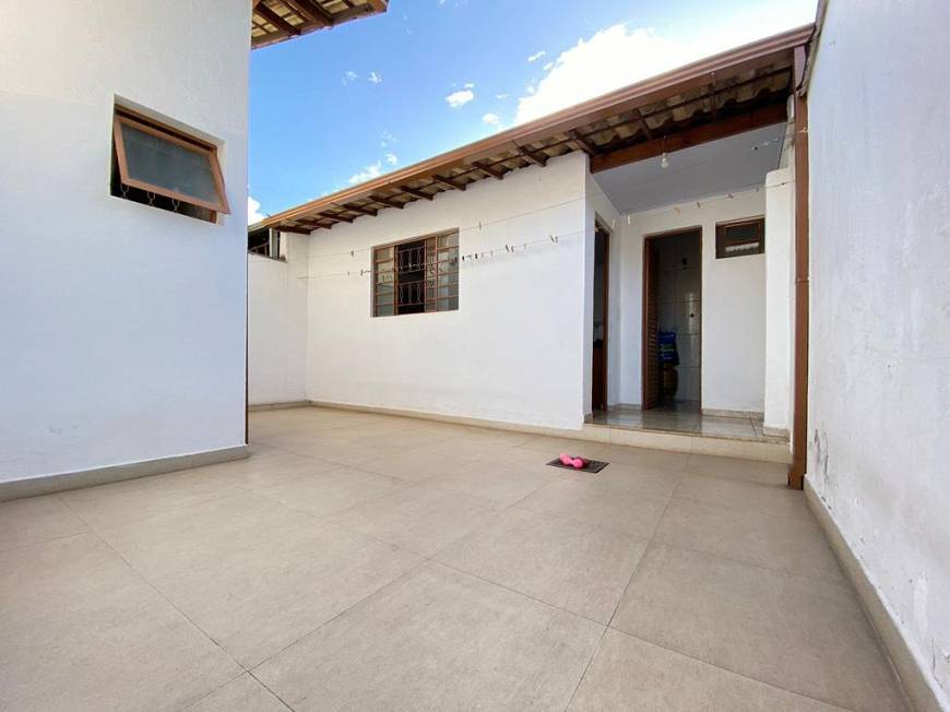 Foto 4 de Casa com 2 Quartos à venda, 180m² em Santa Amélia, Belo Horizonte
