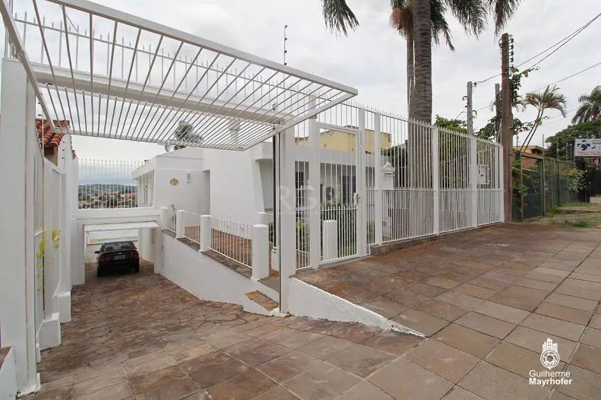 Foto 2 de Casa com 2 Quartos à venda, 250m² em Santo Antônio, Porto Alegre