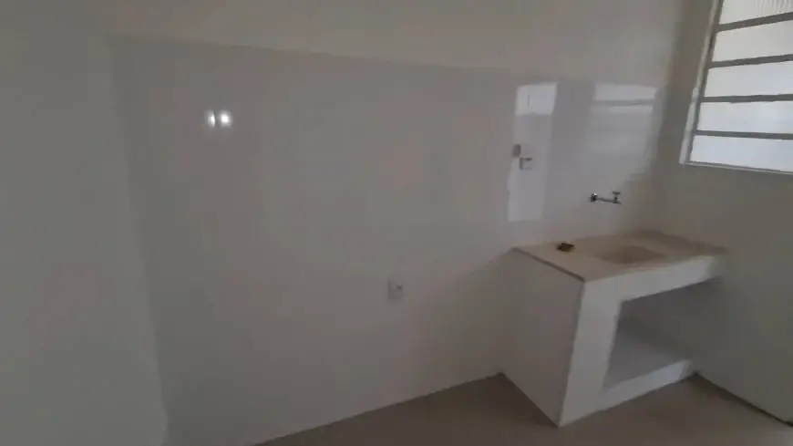Foto 4 de Casa com 2 Quartos para alugar, 60m² em Torres Homem, Valença