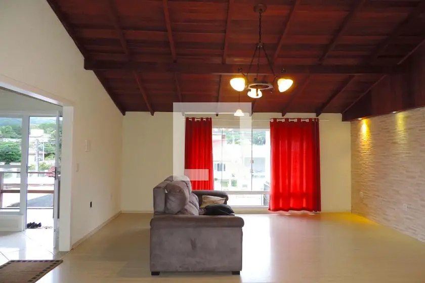 Foto 1 de Casa com 3 Quartos para alugar, 155m² em Campeche, Florianópolis
