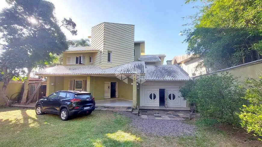 Foto 1 de Casa com 3 Quartos à venda, 640m² em Teresópolis, Porto Alegre
