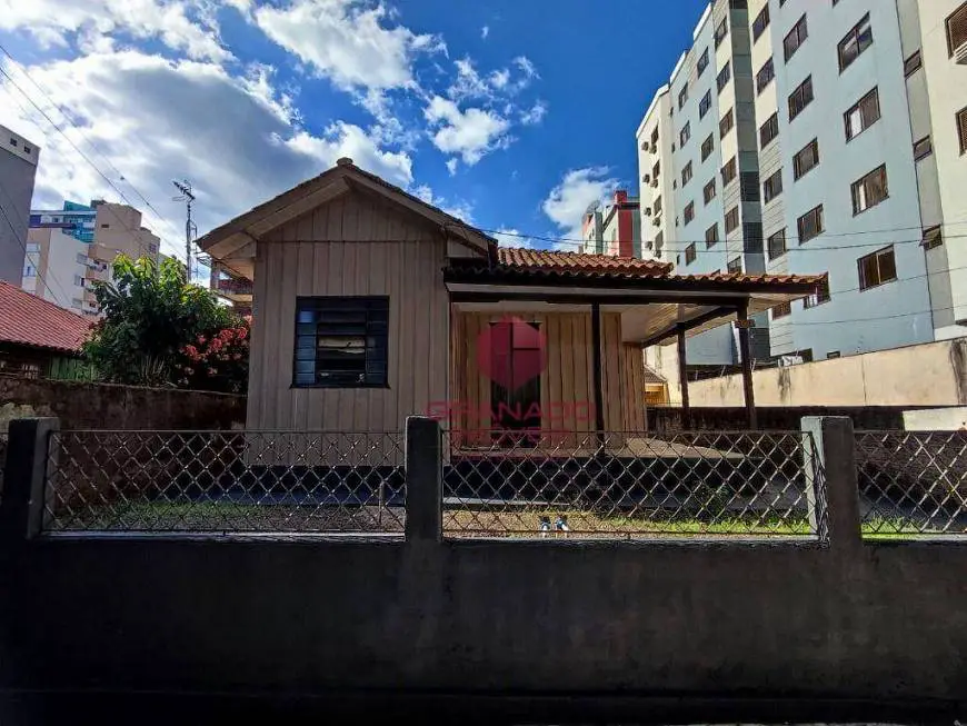 Foto 1 de Casa com 3 Quartos para alugar, 80m² em Zona 07, Maringá