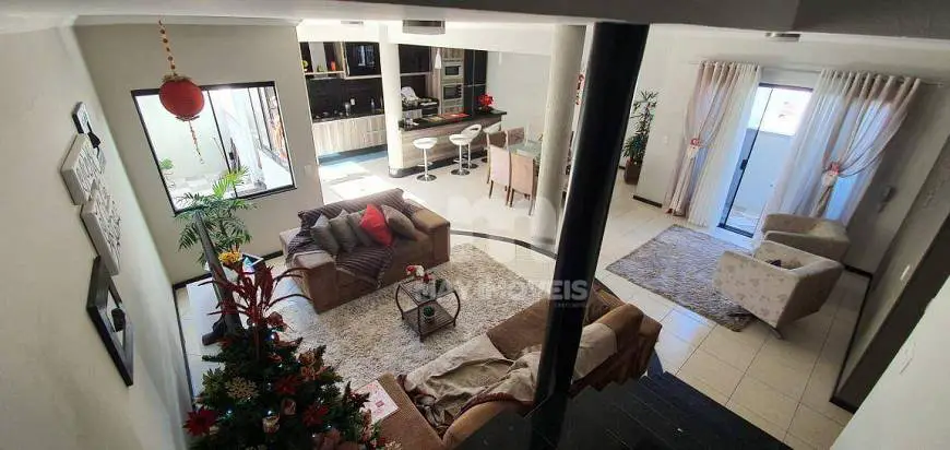 Foto 3 de Casa com 4 Quartos à venda, 250m² em Centro, Itajaí