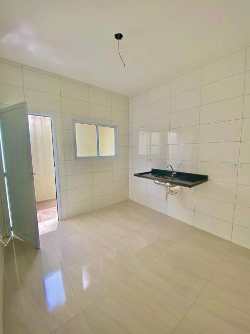 Foto 2 de Casa de Condomínio com 2 Quartos à venda, 65m² em Boqueirão, Praia Grande