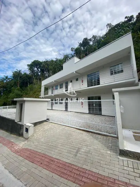 Foto 1 de Apartamento com 1 Quarto para alugar, 22m² em Azambuja, Brusque