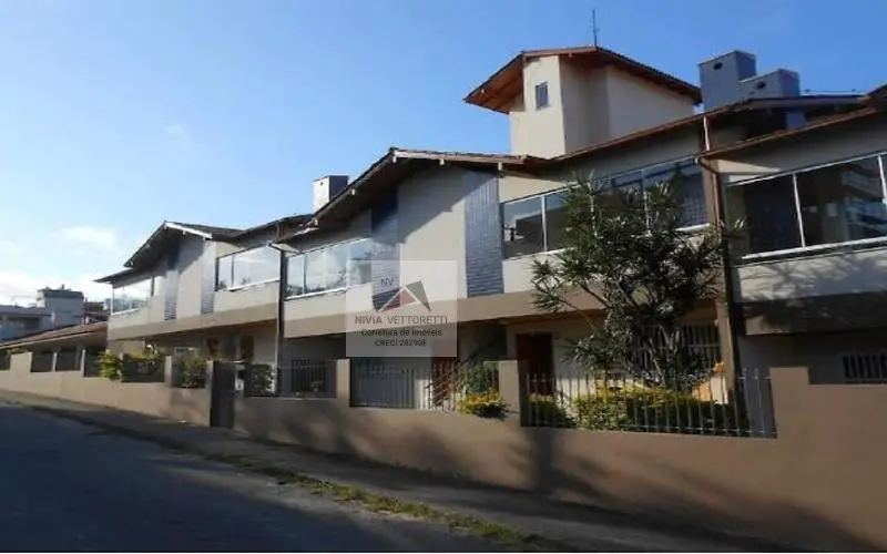 Foto 1 de Apartamento com 2 Quartos à venda, 65m² em Santinho, Florianópolis