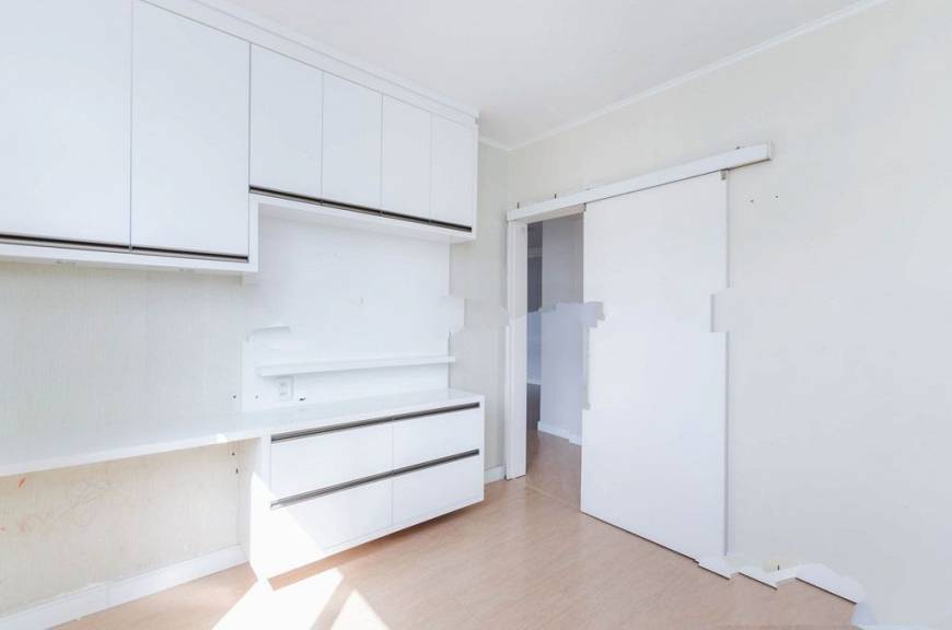 Foto 2 de Apartamento com 2 Quartos à venda, 70m² em Teresópolis, Porto Alegre