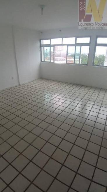 Foto 1 de Apartamento com 3 Quartos para alugar, 10m² em Boa Vista, Recife