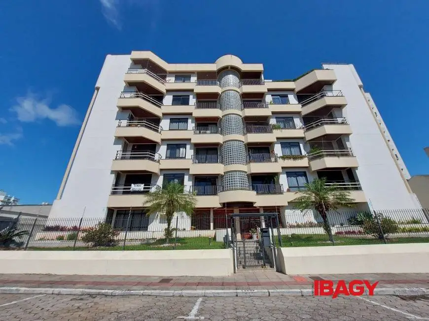 Foto 1 de Apartamento com 3 Quartos para alugar, 157m² em Estreito, Florianópolis