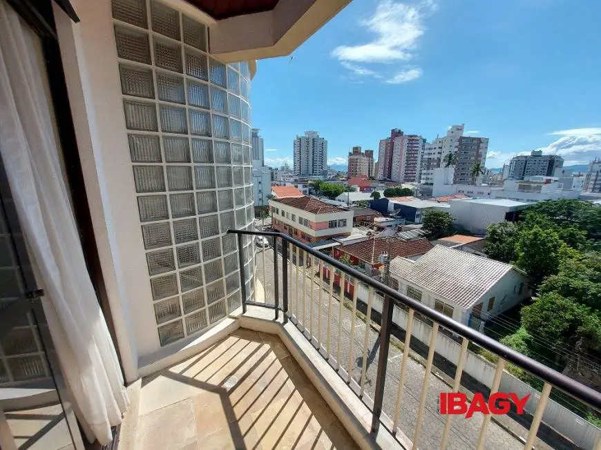 Foto 4 de Apartamento com 3 Quartos para alugar, 157m² em Estreito, Florianópolis