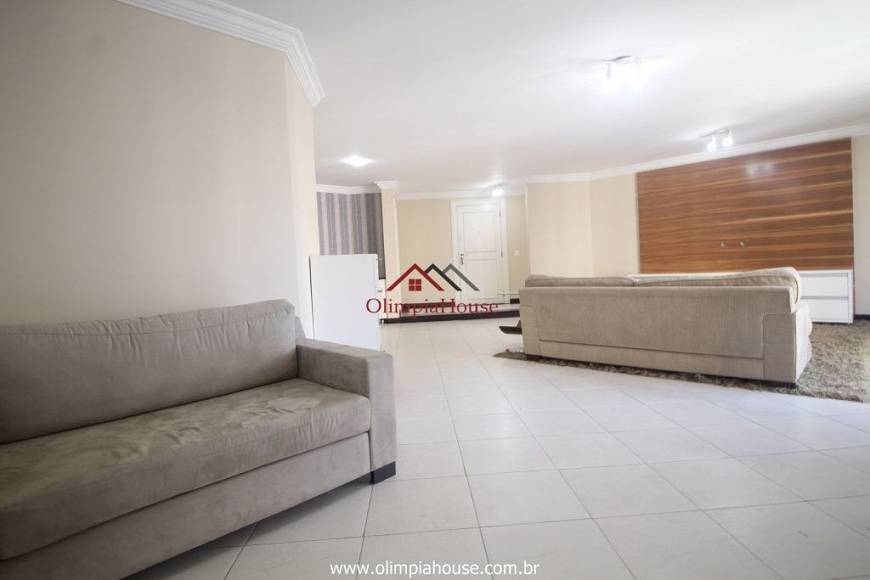 Foto 3 de Apartamento com 3 Quartos à venda, 240m² em Itaim Bibi, São Paulo