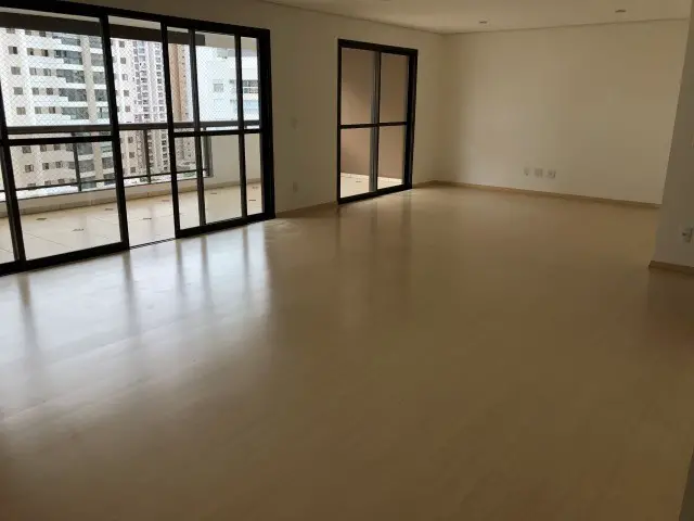 Foto 1 de Apartamento com 3 Quartos à venda, 217m² em Jardim do Lago, Londrina