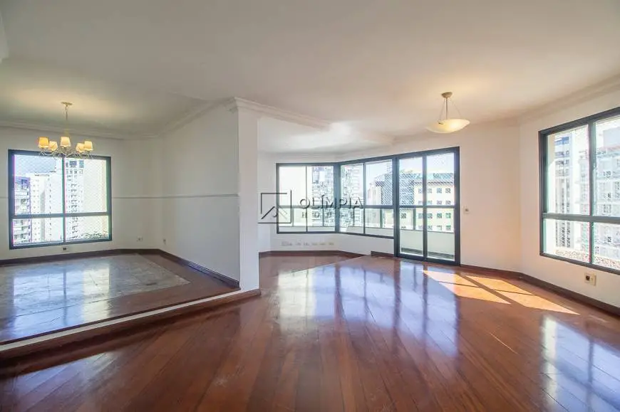 Foto 2 de Apartamento com 3 Quartos para alugar, 221m² em Moema, São Paulo