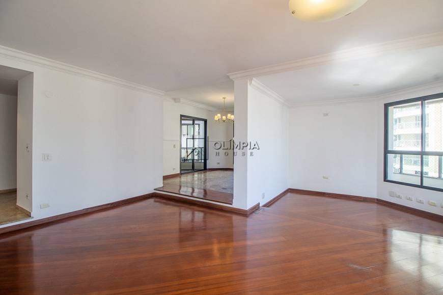 Foto 1 de Apartamento com 3 Quartos para alugar, 221m² em Moema, São Paulo