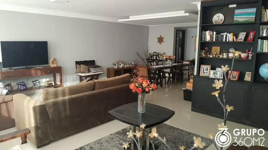 Foto 3 de Apartamento com 3 Quartos à venda, 230m² em Santo Antônio, São Caetano do Sul