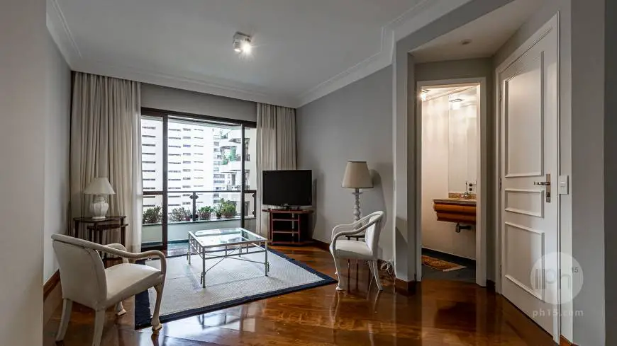 Foto 1 de Apartamento com 3 Quartos para alugar, 128m² em Vila Nova Conceição, São Paulo
