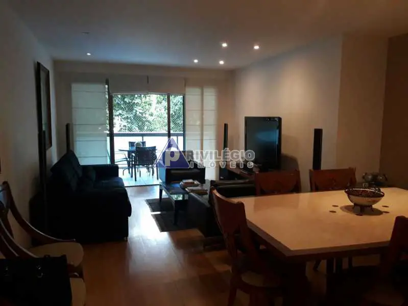 Foto 1 de Apartamento com 4 Quartos à venda, 155m² em Leblon, Rio de Janeiro