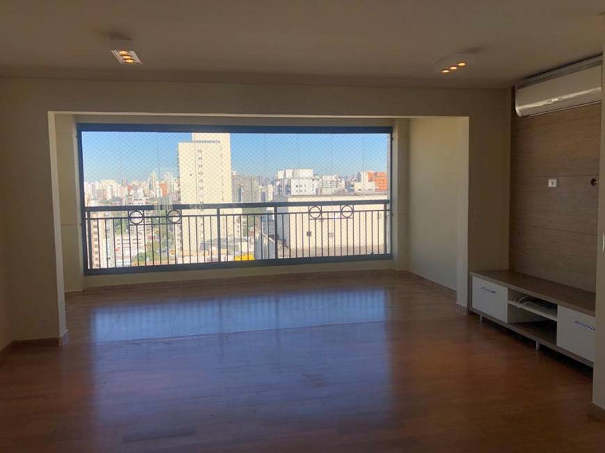 Foto 1 de Apartamento com 4 Quartos para alugar, 125m² em Moema, São Paulo