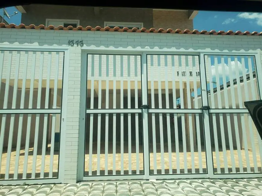 Foto 2 de Casa com 2 Quartos à venda, 41m² em Parque das Americas, Praia Grande