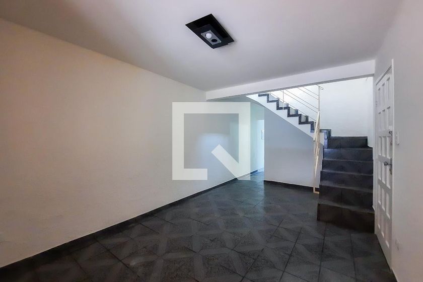 Foto 2 de Casa com 2 Quartos para alugar, 200m² em Rudge Ramos, São Bernardo do Campo