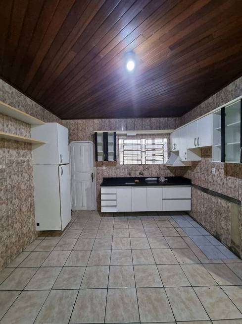 Foto 1 de Casa com 3 Quartos à venda, 160m² em Planalto, Manaus