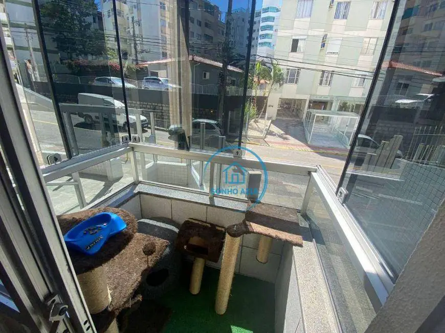 Foto 1 de Apartamento com 2 Quartos à venda, 80m² em Coqueiros, Florianópolis