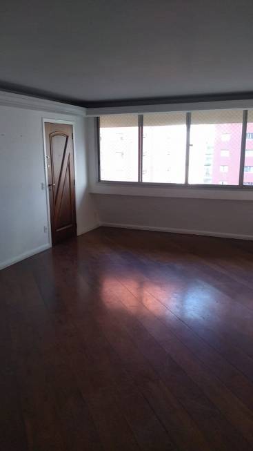 Foto 1 de Apartamento com 3 Quartos para venda ou aluguel, 130m² em Itaim Bibi, São Paulo