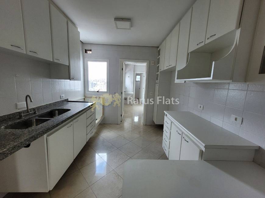 Foto 5 de Apartamento com 3 Quartos para alugar, 350m² em Moema, São Paulo