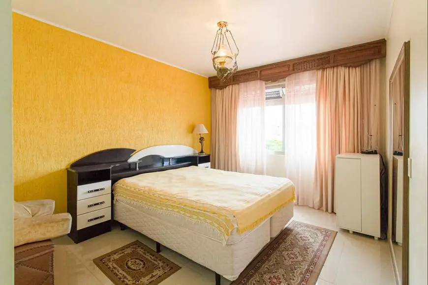 Foto 5 de Apartamento com 3 Quartos para alugar, 120m² em Petrópolis, Porto Alegre