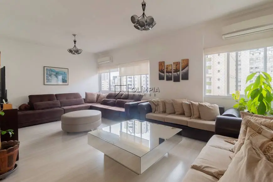 Foto 1 de Apartamento com 6 Quartos à venda, 200m² em Bela Vista, São Paulo