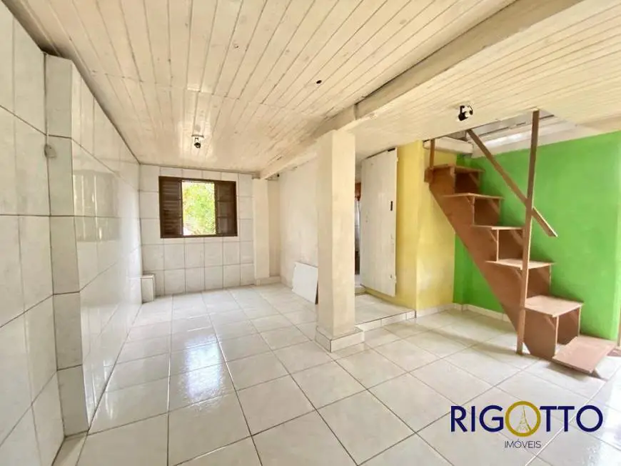 Foto 1 de Casa com 1 Quarto para alugar, 58m² em Santa Corona, Caxias do Sul