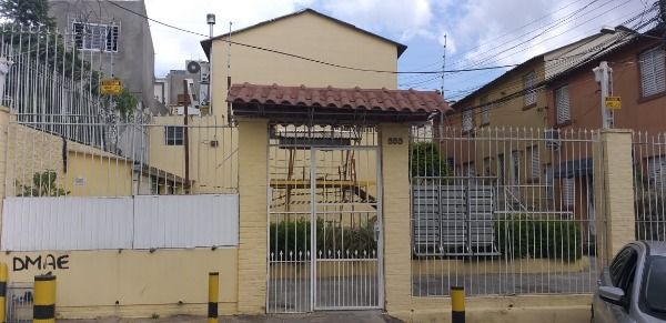 Foto 1 de Casa com 2 Quartos à venda, 73m² em Santo Antônio, Porto Alegre
