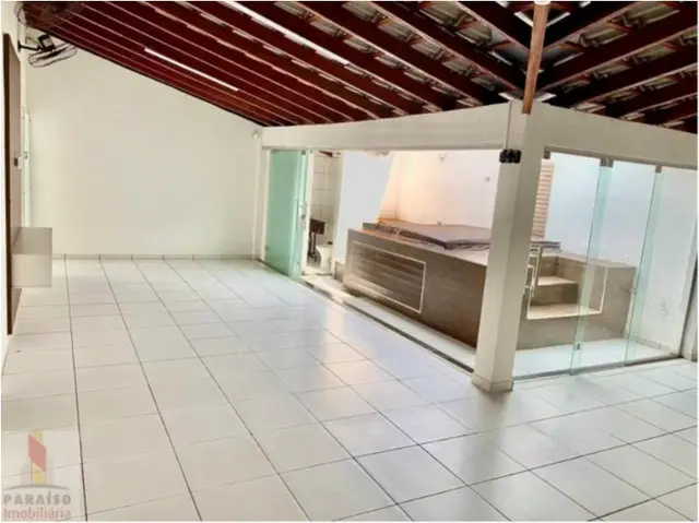 Foto 2 de Casa com 3 Quartos à venda, 250m² em Nossa Senhora Aparecida, Uberlândia