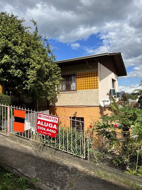 Foto 1 de Casa com 3 Quartos para alugar, 70m² em Petrópolis, Caxias do Sul