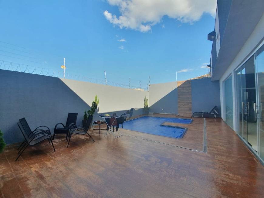 Foto 1 de Casa com 3 Quartos à venda, 190m² em Residencial Interlagos, Rio Verde