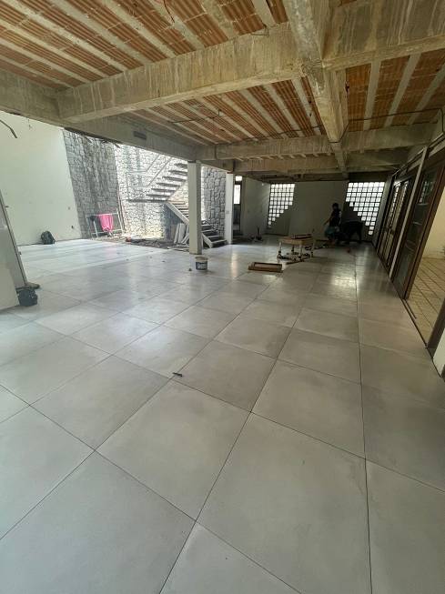 Foto 4 de Casa com 4 Quartos para alugar, 400m² em Gruta de Lourdes, Maceió