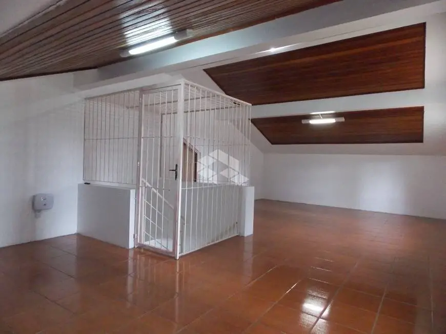 Foto 2 de Casa com 4 Quartos à venda, 234m² em Teresópolis, Porto Alegre