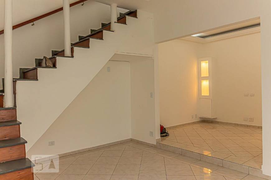 Foto 1 de Casa com 4 Quartos para alugar, 248m² em Vila das Mercês, São Paulo
