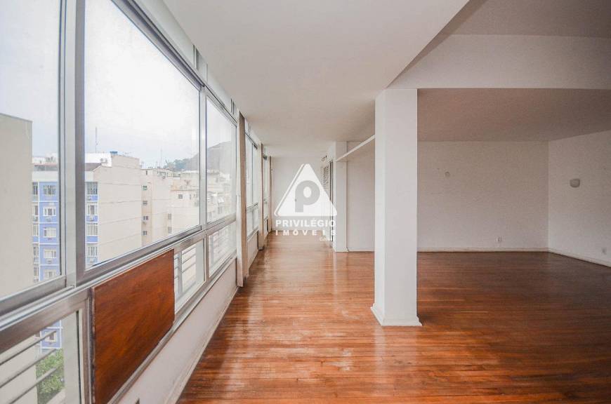 Foto 1 de Apartamento com 3 Quartos à venda, 156m² em Copacabana, Rio de Janeiro