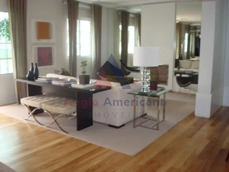Foto 1 de Apartamento com 3 Quartos para alugar, 189m² em Moema, São Paulo