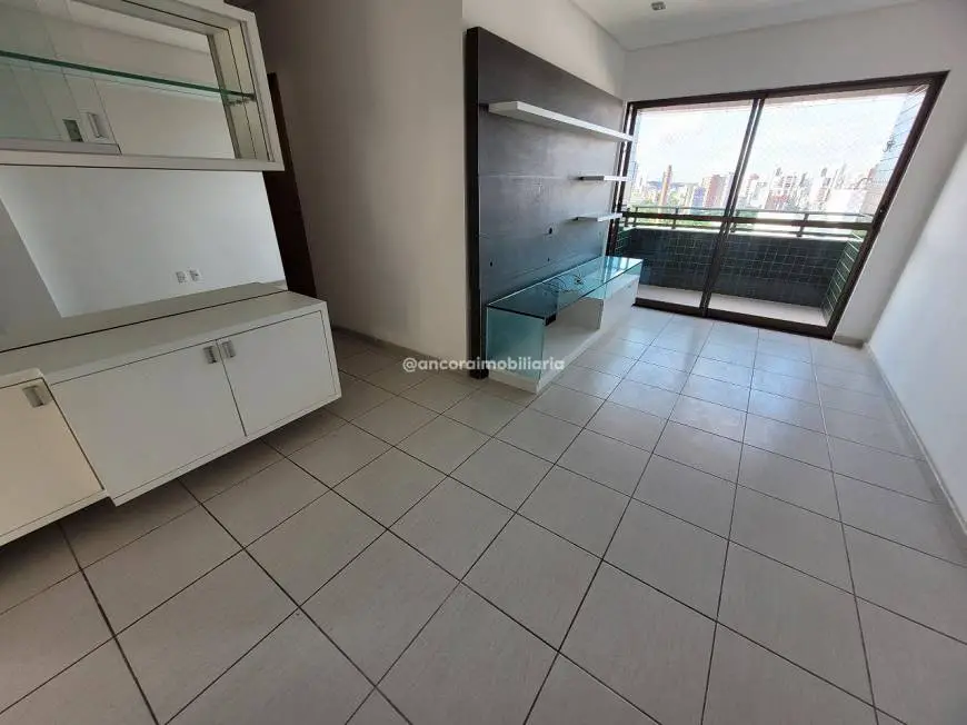 Foto 3 de Apartamento com 3 Quartos para alugar, 90m² em Torre, Recife